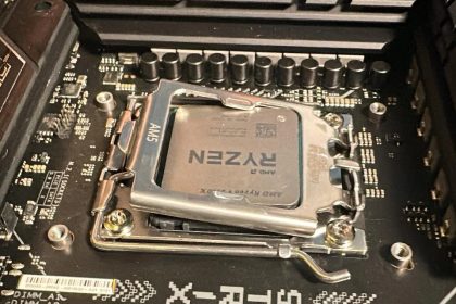 Titelbild AM5 Mainboard mit AMD Prozessor